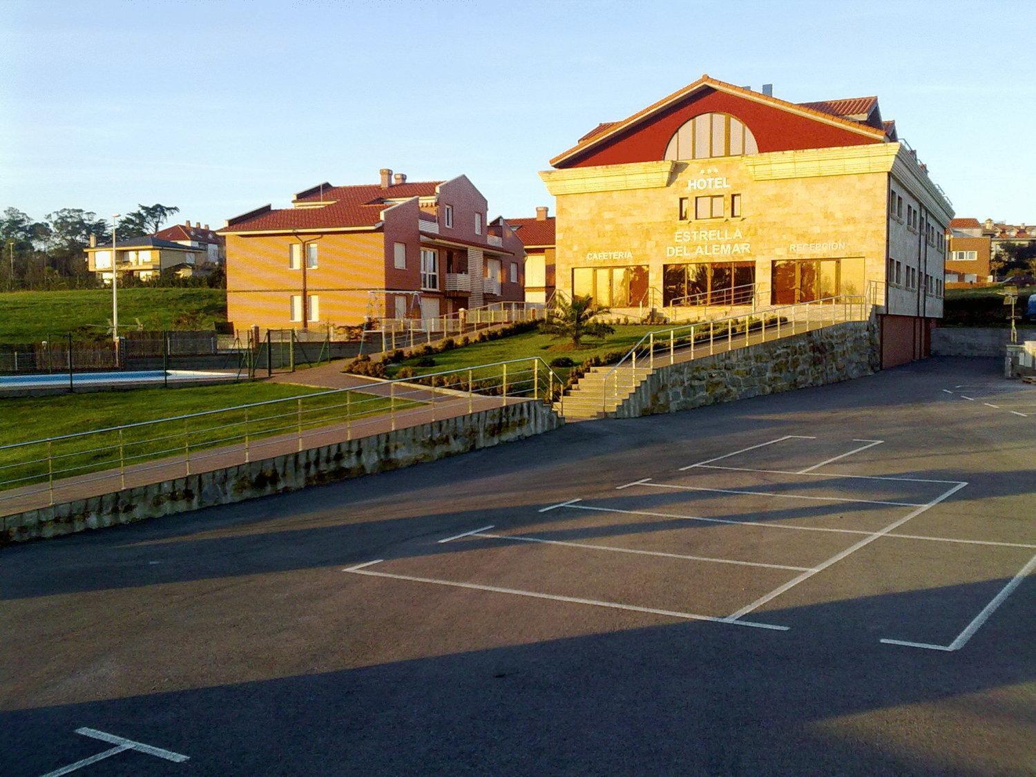 Hotel Estrella Del Alemar Лоредо Экстерьер фото